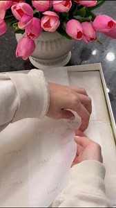 THXSILK Luxury Mulberry Silk Bed Sheets Set - 4pcs Silk Sheets Set 16" Deep Pocket - 1 Fitted Sheet, 1 Flat Sheet, 2 Pillowcases with Zipper Closure - Full, White