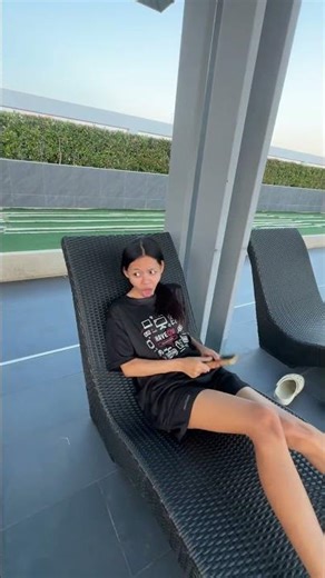 Who applied a face mask? 😂