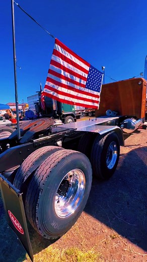 Restorin pride with that old iron… #oldirontruckin #peterbilt #oldschooltrucks #customepetes #dieseltrucks #hotrodtrucks #peterbilt359 #twosticks #peterbilt351 #oldschooltrucking