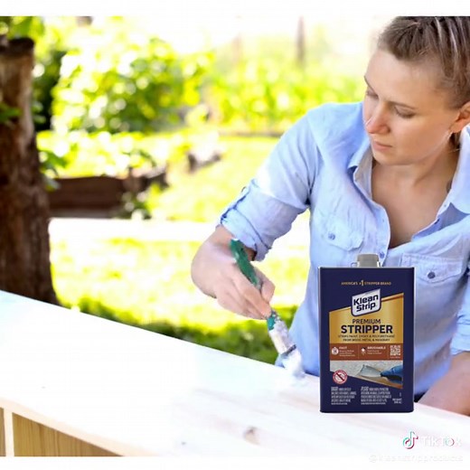 🌸 Kickstart your April DIY projects with Klean Strip Premium Stripper! #KleanStrip #DIY #homeimprovements #springprojects