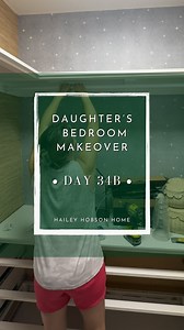 This is the second part of day 34 of making over my daughter’s bedroom, and today I am finishing up the closet and working on finishing up the vanity!! both have just a couple of things left to do! But seriously how cute is that towel holder and the little knobs! They are so cute!! 🌟 Let me know if you want the link to anything I’ve shown here! 🔗🔗 | Pine & Palm DIY