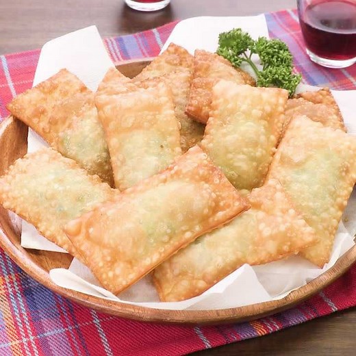 パリパリ食感！ バルバジュアン風揚げパイのレシピ動画・作り方 | デリッシュキッチン