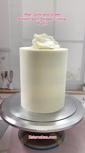 Red, Gold and Green buttercream stripes tutorial Part 1 ❤️Get your crumb coated cake ready ❤️Final coat and smooth it with smooth hound cake comb and comb it right away with The Cabana Stripes cake comb. Make sure to get clean lines (slot) by warming up your cake comb if necessary. Clean lines / slot = clean and perfect buttercream stripes 😉 ❤️ put the cake in the freezer for 20 to 30 or until the buttercream firmed up, the freezing time depends on your fridge and also the weather. During summe