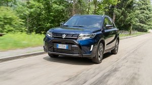 Nuova Vitara 2024, si alza l'asticella delle tecnologie. Il video della prova