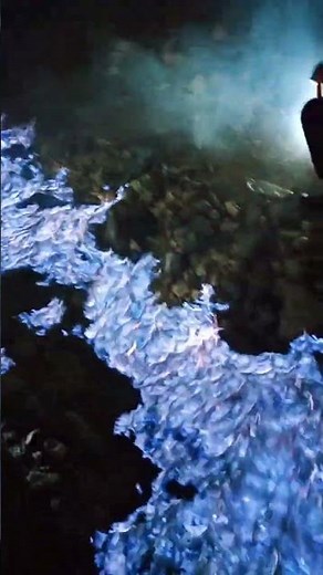 Blue Fire at Ijen Volcano Crater || ViralHog