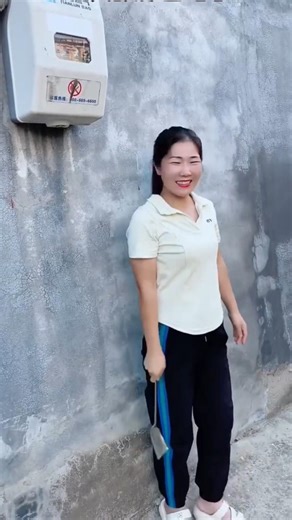 "Ghar ka sabse bada raaz! Yahan kaun chhupa hai? 🤔"Paise" 😂#shorts #viral #trending #shorts #comedy