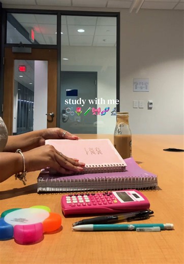 mini organic chemistry study vlog 🕯️🎀🫧 comment your major/ job!!! #premed #studytok #studywithme #studying #pinkaesthetic