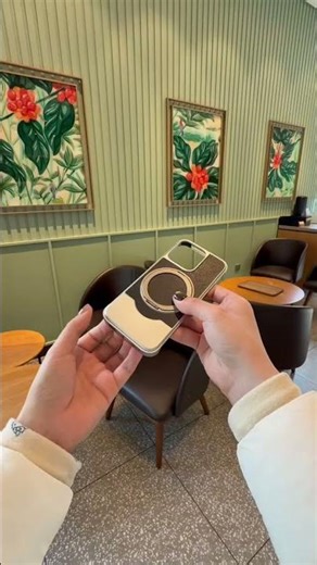 Rotating stand mobile phone, frameless grip.#iphone17promax #creative #metel #bracket