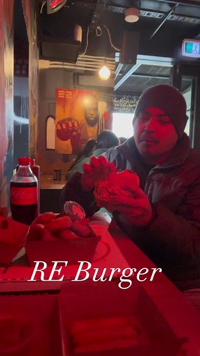 RE Burger Crave-worthy street food, freshly made. When the cravings hit, RE Burger has your back! #reburger #dunedinburderstore #burgers | Tintoy