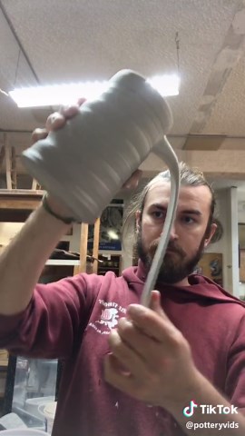 This is how I actually make my handles #crushedit#foryou#pottery#thingsthathappened#foryoupage#mug#handle