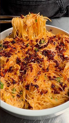 Costco Chicken Chili Noodes 🔥🍜🍗 Full recipe linked in bio! #quickrecipe #costco