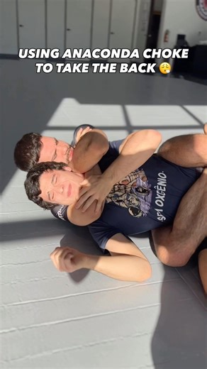 Using Anaconda Choke To Take The Back 😮‍💨 #bjj #jiujitsu #grappling #submission #wrestling
