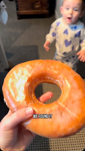 Holy giant donut, Batman! 😱 @reschsbakery has been a staple for us since about as long as I can remember, and their cakes & donuts are a favorite! This “Big Boy” glazed donut was the perfect way to surprise our family with a (not-so) little treat! 🍩 These giant donuts will set you back $9 and are available to order in advance. | Hungry in CBus