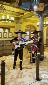 🇫🇷 Un groupe de Mariachis vous attend à la Casa de Coco pour la soirée Sounds of Magic ! 🎶 🇬🇧 A Mariachi Band performs at Casa de Coco for the “Sounds of Magic” event! 🎶 | DLP Report