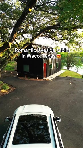 Romantic Lakeside Cabin Getaway in Waco, Texas