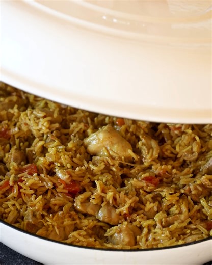Two Indian favourites, one unforgettable dish! 🍛 🇮🇳 This Cheat’s Chicken Biryani combines the rich, creamy flavours of Butter Chicken with the fragrant rice of Biryani - all made super easy with our Butter Chicken Curry Spice. Who's ready to give it a try? Here's the recipe: https://tinyurl.com/34pjn2ec Because life's too short for bland. | Cape Herb & Spice