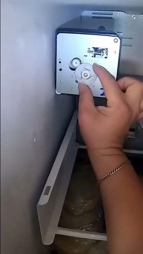 How to Fix Frigidaire Refrigerator Ice Maker Not Working #shorts #appliancerepair #fridge #diyrepair