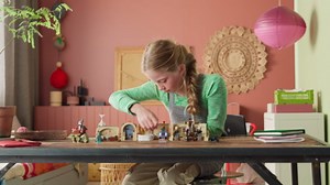 LEGO Star Wars SMART Play: Mos Eisley Cantina Toy Building Set for Kids - Compatible Set with 3 SMART Tags and 5 Minifigures - Gift for Boys, Girls and Fans Ages 8+ - 75425