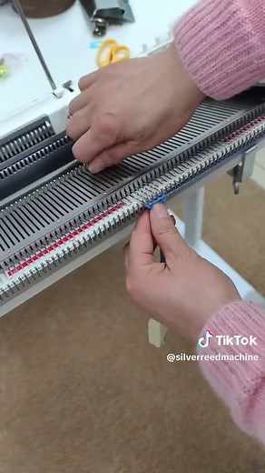 Oh, the happiness a knitting machine brings! If only you knew!#yarn #weavingmoments #knitting #knit #knittingmachine #silverreed #handmade #machineknitting #weaving #handmadeknits #BeginnerFriendly #beginner