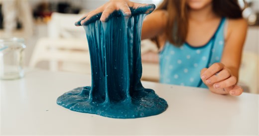 Egyperces slime készítése otthon gyerekeknek: biztonságos és nagyon szórakoztató