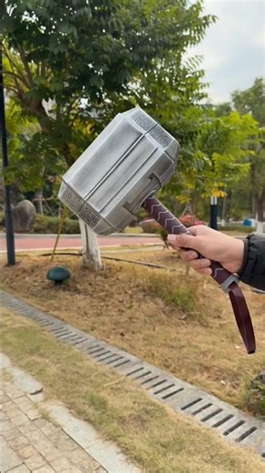 😱 Dubai Tool Box Surprise – It Looks Like a Giant Hammer! 🔨😂