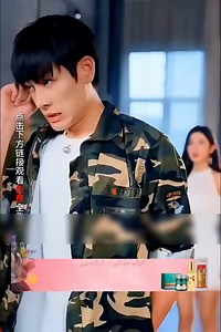 19K views · 380 reactions | នារីម្នាក់ត្រូវពួកក្មេងស្ទាវដេញកាប់ តែត្រូវជួយដោះបុរសចិត្តធម៍ | KD Movie | Facebook