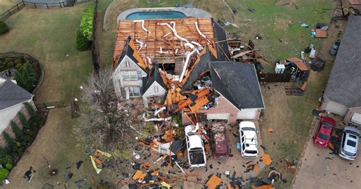 Severe weather: Much of U.S. on high alert as 'dangerous' system spins up tornadoes, flood risk