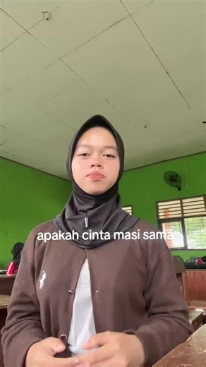 Understanding Sign Language in Romantic Contexts