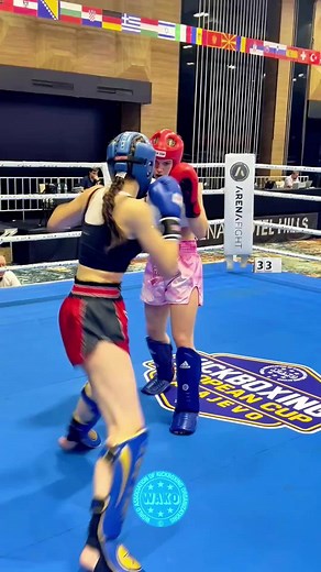 Incredible Kickboxing Girls' Fight Highlights