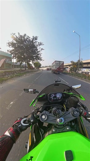 ZX6R Slipped Out Clean 😮‍🔥 #ZX6R #shorts #quickshifter