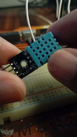 Arduino OLED Clock with Temperature & Humidity 🌡️⏰ #Shorts