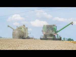 Moisson ancienne avec une Claas et une John Deere...