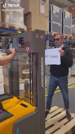 Behind the scenes with @phiacademybb - Shot in our PhiLogistics Warehouse. #officialphishop #phiacademy #behindthescenes #foryou