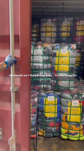 In reselling, wholesale isn’t the fallback it’s the foundation. ☑️ You skip the stress of inconsistent thrift racks and actually build reliable inventory. ☑️ You scale faster because you’re sourcing in hours, not hunting for days. ☑️ You create a repeatable system, not a lucky find — that’s what makes it a blueprint. #thriftvintagefashion #wholesalesuppliers #secondhandwholesale #wholesaleclothing #secondhandfashion | Thrift Vintage Fashion