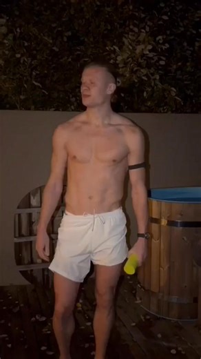 The Hallaand thing略略略 | football.com | Facebook