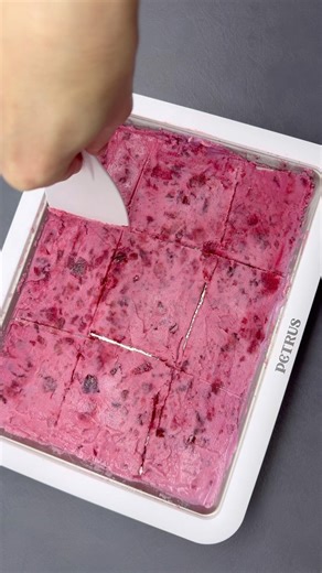 Cherry ice cream with me 🍒 #asmr #dessert #satisfying #food