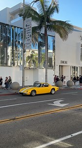 A rare Lotus Elan 2S spotted on Rodeo Drive — the elegant grand tourer version of the iconic Elan. Built in the early ’70s, it combined lightweight Lotus handling with 2 2 practicality, powered by a lively 1.6L twin-cam engine. Despite its small size, the 2S offered surprising luxury with wood trim and leather interior, appealing to those who wanted both speed and style. Today, it’s a collector’s gem that rarely surfaces in Beverly Hills traffic.#Lotus #ElanPlus2S #ClassicCar #BeverlyHills #Rode