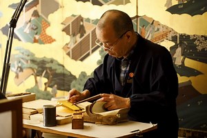 Kanazawa Gold Leaf Crafting and Activities | Japan‘s Local Treasures | Travel Japan （JNTO）