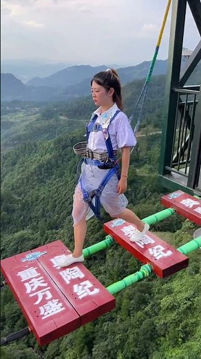 Loud Bungee Cord Stretching: ASMR Bungee Jumping