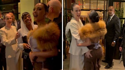 Sarah Paulson Slaps Kim Kardashian's Butt