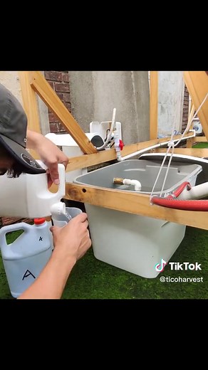 Sistema hidropónico Casero NFT. Que es hidroponía? #hidroponia #hidroponik #nft #lettuce #diy #sistemahidroponico #solucionnutritiva #organico #ecologico #green #ensalada #jardin #huerto #huerta #maceta #macetahuerto #cosecha #cultivo #agriculture #agricultura #agua #agricola