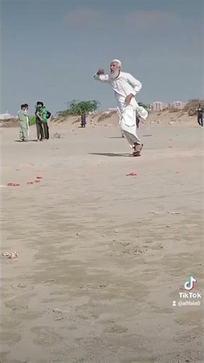 bowling#old man#viralvideo#cricket
