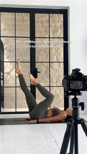 It's core day… but Lilly's arm said hi 👀😂 #strong #workout #fitness #lillysabri