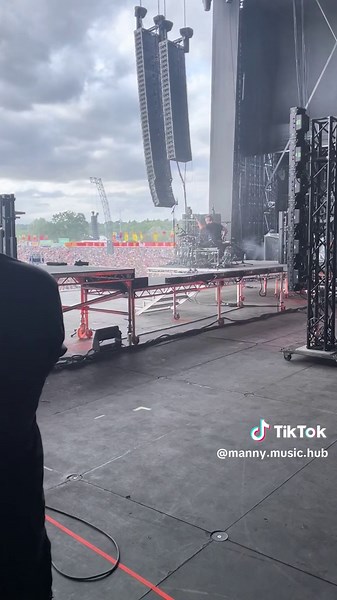 BTS main stage at reading festival. (pendulum)