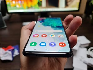 Samsung Galaxy S20 FE 5G: OS, UI, aplicaţii cu 3 ani de actualizări, experienţă clasică One UI 2.5