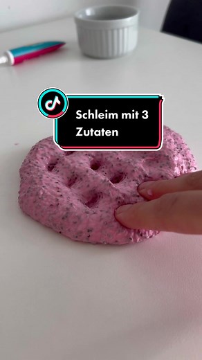 Schleim mit drei Zutaten: DIY Schleim Rezept für Kinder