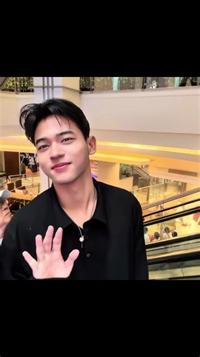 Kehebohan Fadil dan Farel Makan Oyster