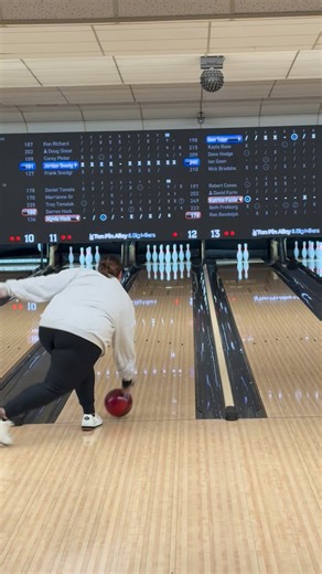 J O R D A N S N O D G R A S S 8️⃣ 0️⃣ 2️⃣ 299 • 236 • 266 💪🏼👏🏼 | Ten Pin Alley & Big Mike's