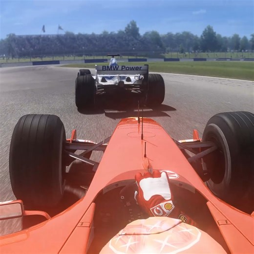 Michael Schumacher vs Juan Pablo Montoya - Ferrari F2004 vs Williams-BMW FW26 - F1 2004 at Silverstone #fblifestyle | Raceluxius Horizon