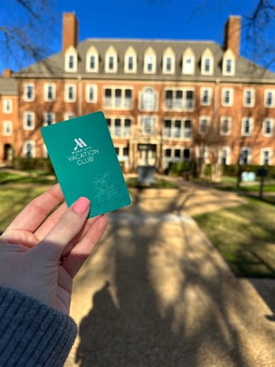 Living the #VillalIfe at Marriott's Manor Club at Ford's Colony, nestled within an exclusive, gated 3,000-acre planned community boasting the Williamsburg region's most acclaimed golf & dining. | Marriott Vacation Club